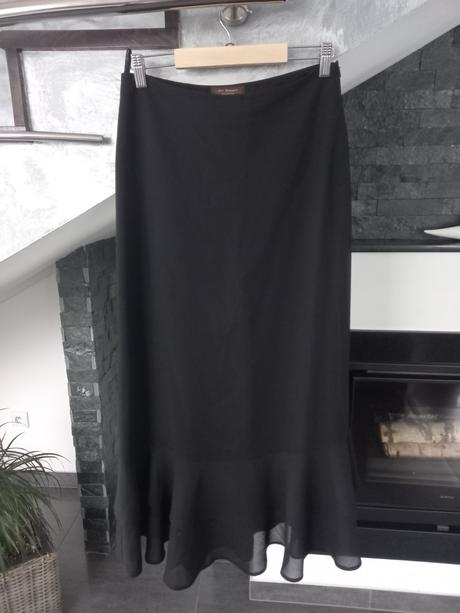 Dlha šifónová sukna s volanom, m