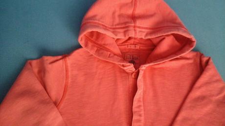 Mikina s kapucňou, 158