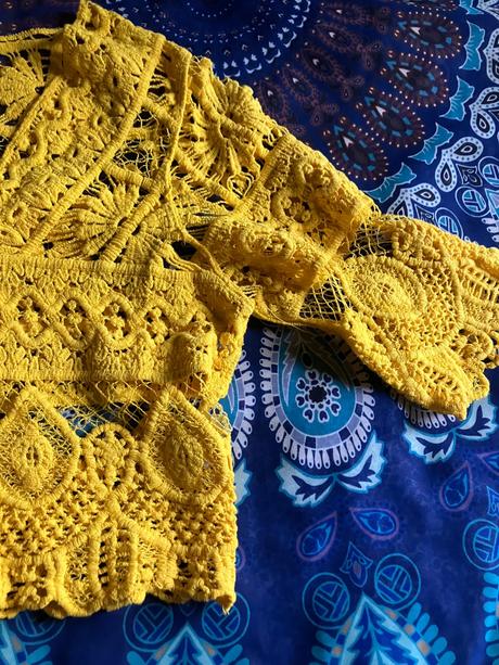 Žltý krajkový svetríky z prírodného materiálu, 38