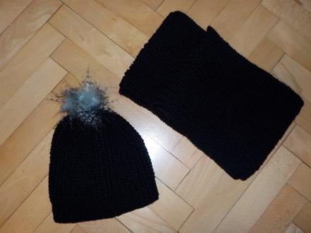 Štrikovaná súprava šál a čiapka,