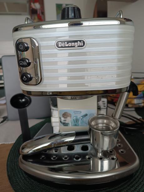 Delonghi kávovar, 