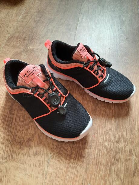 Tenisky, reserved,29