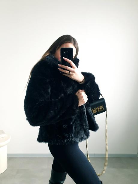 Čierny kožuch m, camaieu,m