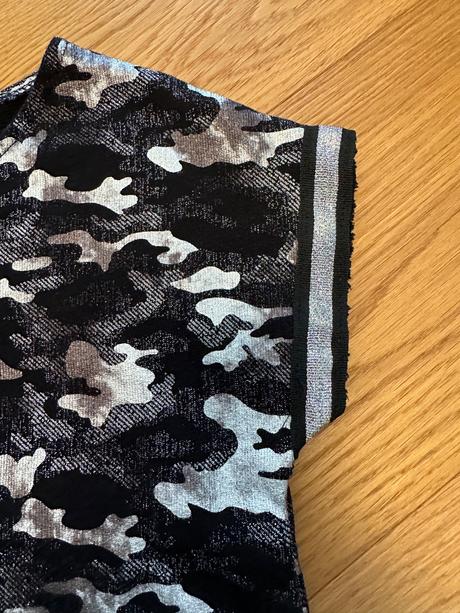 Crop top please, pleas,s