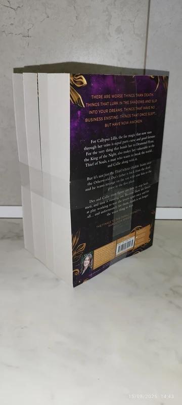 Laura thalassa - bargainer series, 