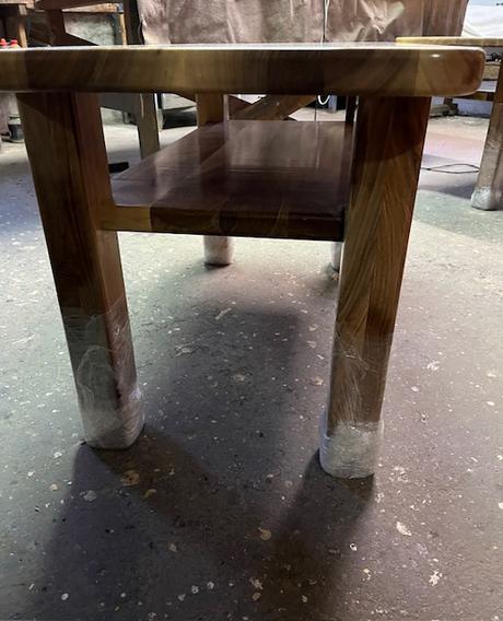 Šachovnicový masívny stôl orech ručná výroba, 