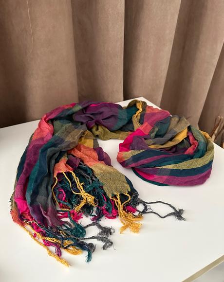 Krásny farebný šál, 