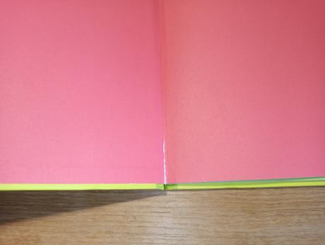 Usborne - look and find on the farm,