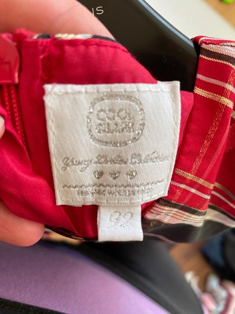 Prenádherné šaty, 92