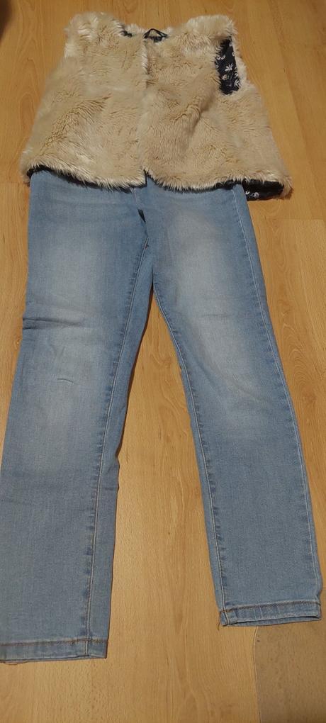 Vesta a riflove nohavice velk.146, tchibo,146