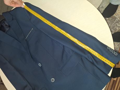 Chlapčenský tmavomodrý oblek, 182