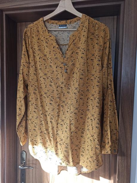 Horčica blúzka, 44