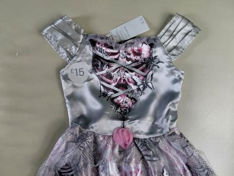 110/116 novy kostym upírova nevesta,5-6 r., 