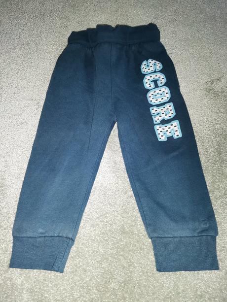 Detské tepláky, 92