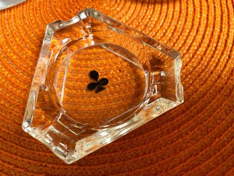 Sklenené popolníky 4 ks, 