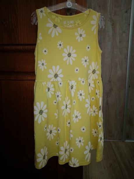 Šaty jemne zlte kvetinkove f&f 116/122, f&f,116