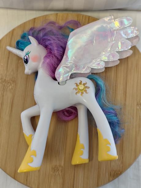 Zber. my little pony princess celestia hasbro 2011, 
