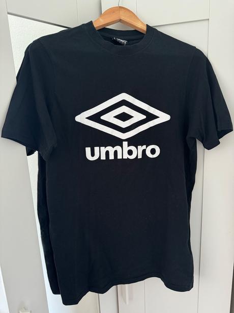 Dámske čierne tričko m, umbro,m