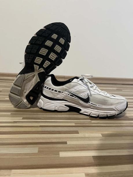 Nike initiator, nike,44