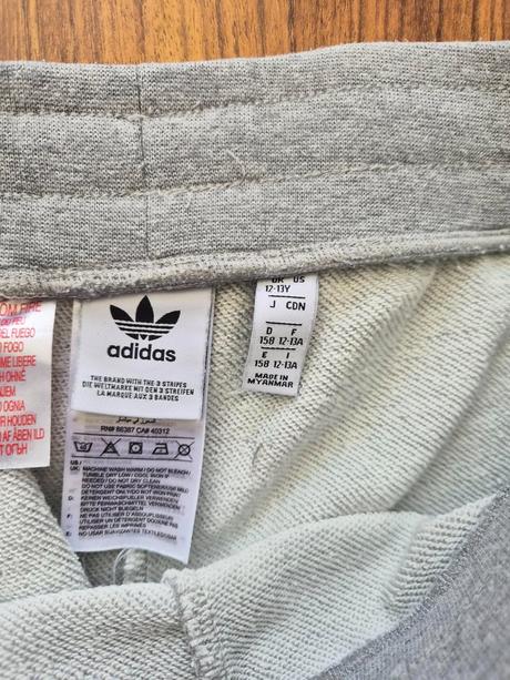 Krásne adidas tepláky 158, adidas,158