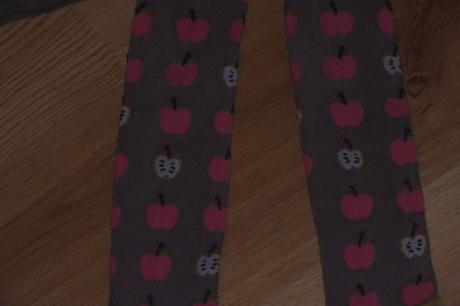 Tricka + rifle + svetrik + pancuchy jablcko, next,110