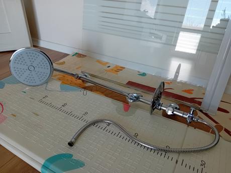 Sklenená vaňová zástena + sprchová hlavica grátis, 