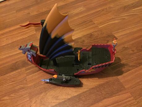 Predam krasnu pirátsku loď legoland aj s panačikmi, 