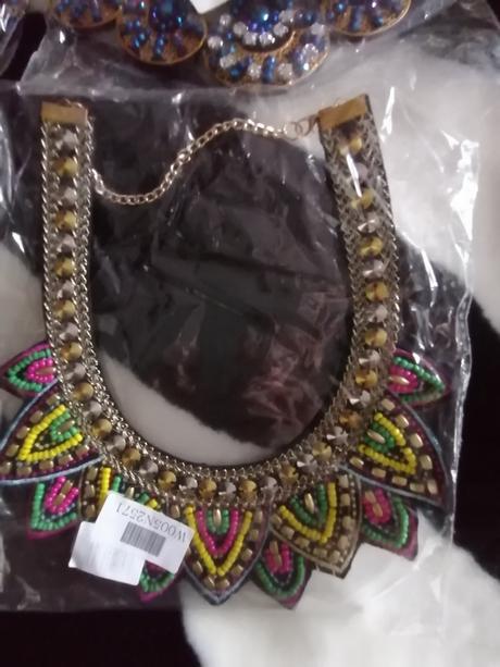 Nahrdelnik+nausnice+naramok+prsten,