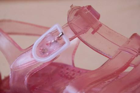 Sandálky do vody, 28