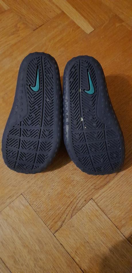 Neoprénové sandále, nike,21