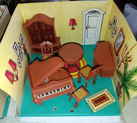 Retro domček pre bábiky, 