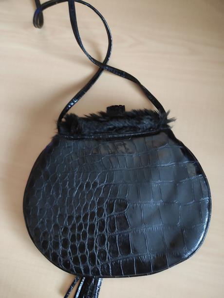 Kabelka s kožušinkou, 