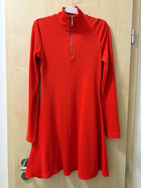 Koralové šaty značky zara, zara,m