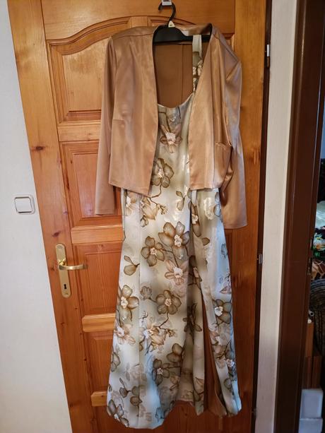 Nádherné šaty, 52