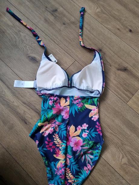 Farebné prekrásne plavky decathlon 36, decathlon,36