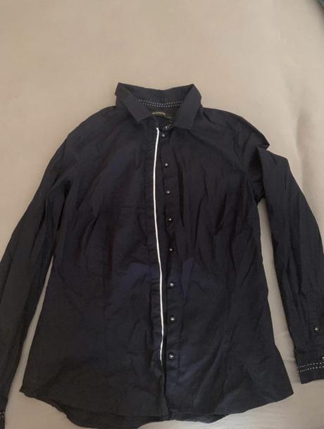 Tmavomodra kosela, reserved,m