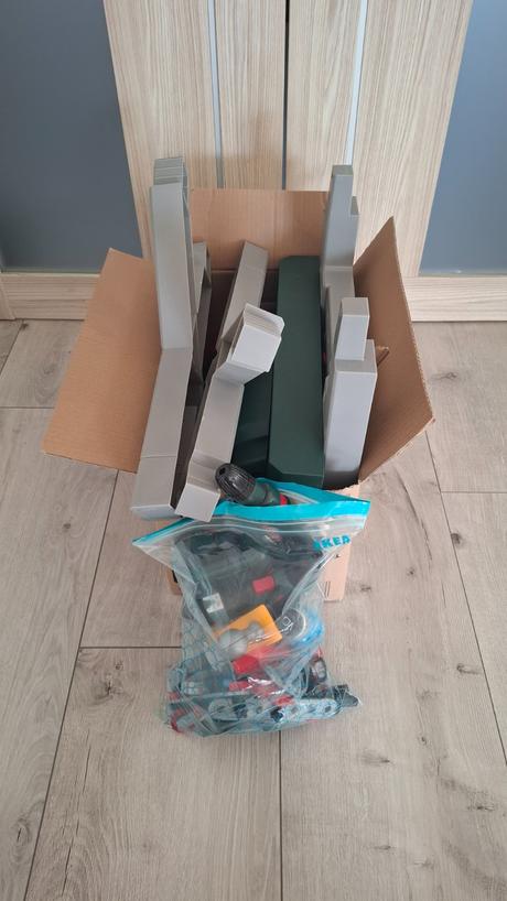 Bosh stol s náradím,