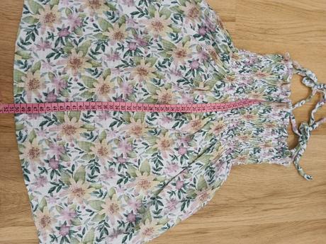 Mušelínové šaty, 92