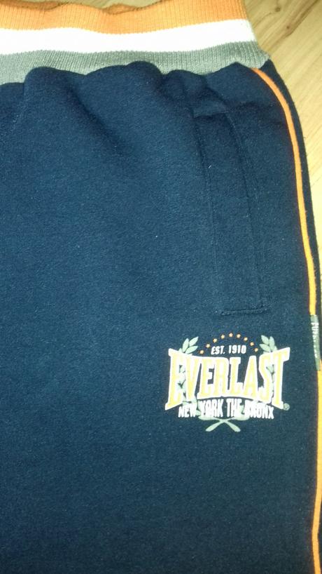 Hrubé tepláky., 152