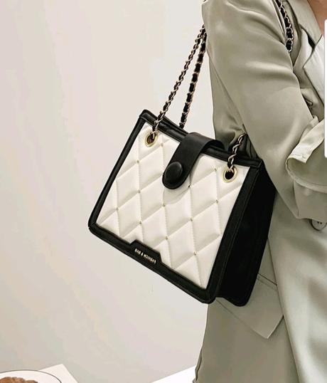 Kabelka s retiazkou,