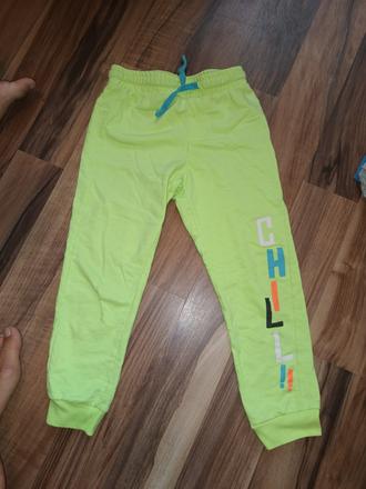 Uni tepláky s poštovným v cene, 116