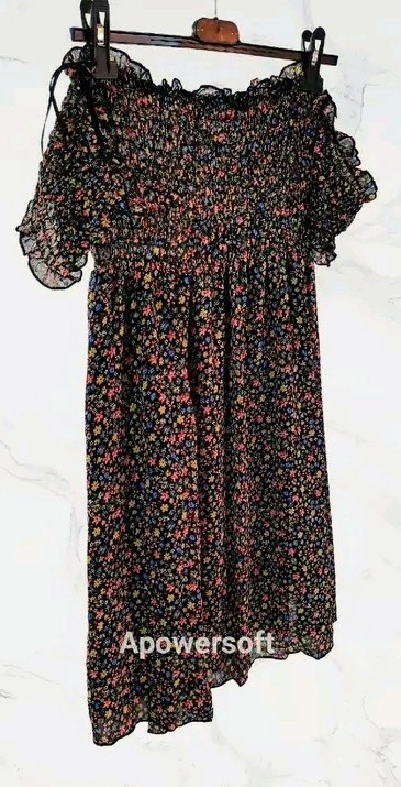 Krásne kvetinkove saty, m