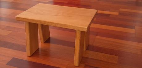 Detský ručne robený dubový stolček, 