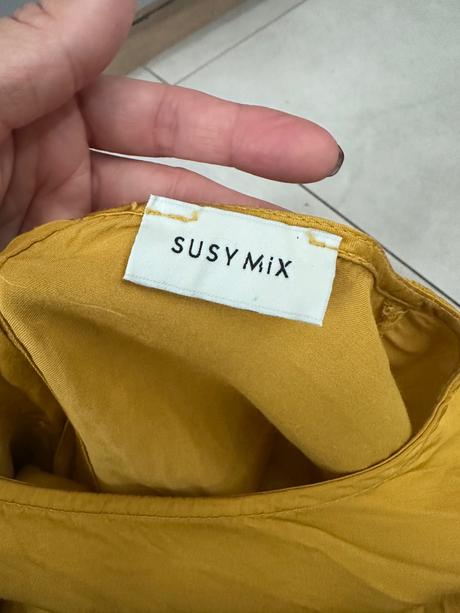 Horčicová saténová blúzka, s