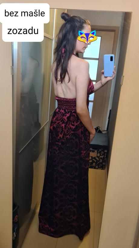 Spoločenské šaty s holým chrbatom,