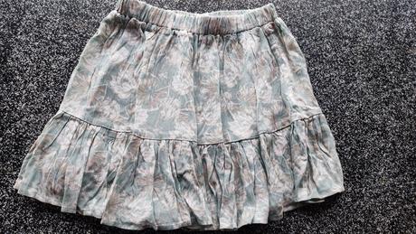 Dievcenska sukna reserved vel. 152, reserved,152