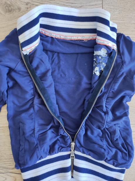 2 ks mikiniek spolu za 4 eur, guess,116