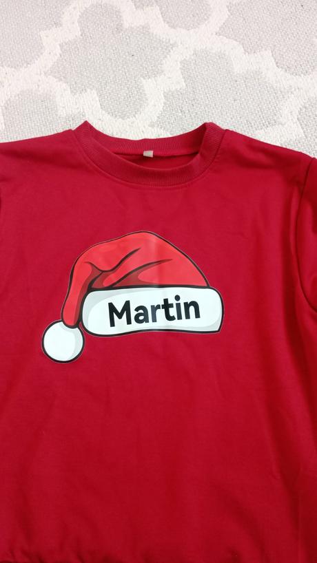 Mikinka z menom, 122