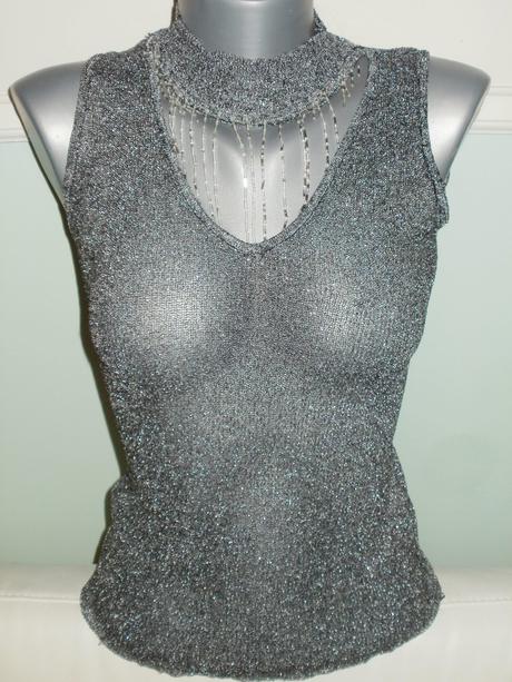 Tričko s náhrdelníkom, s