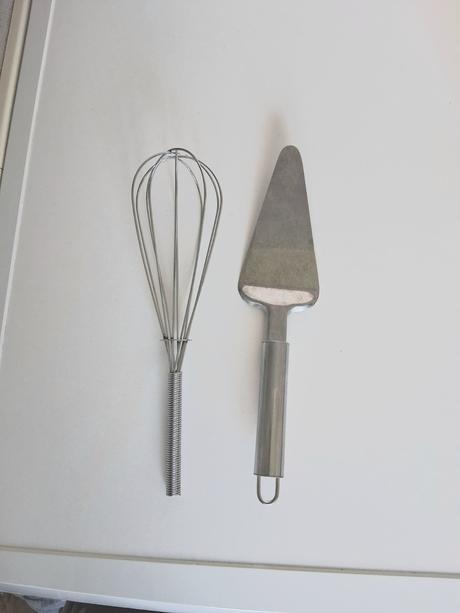 Metlička šľahač lopatka antikor cena spolu torta, 